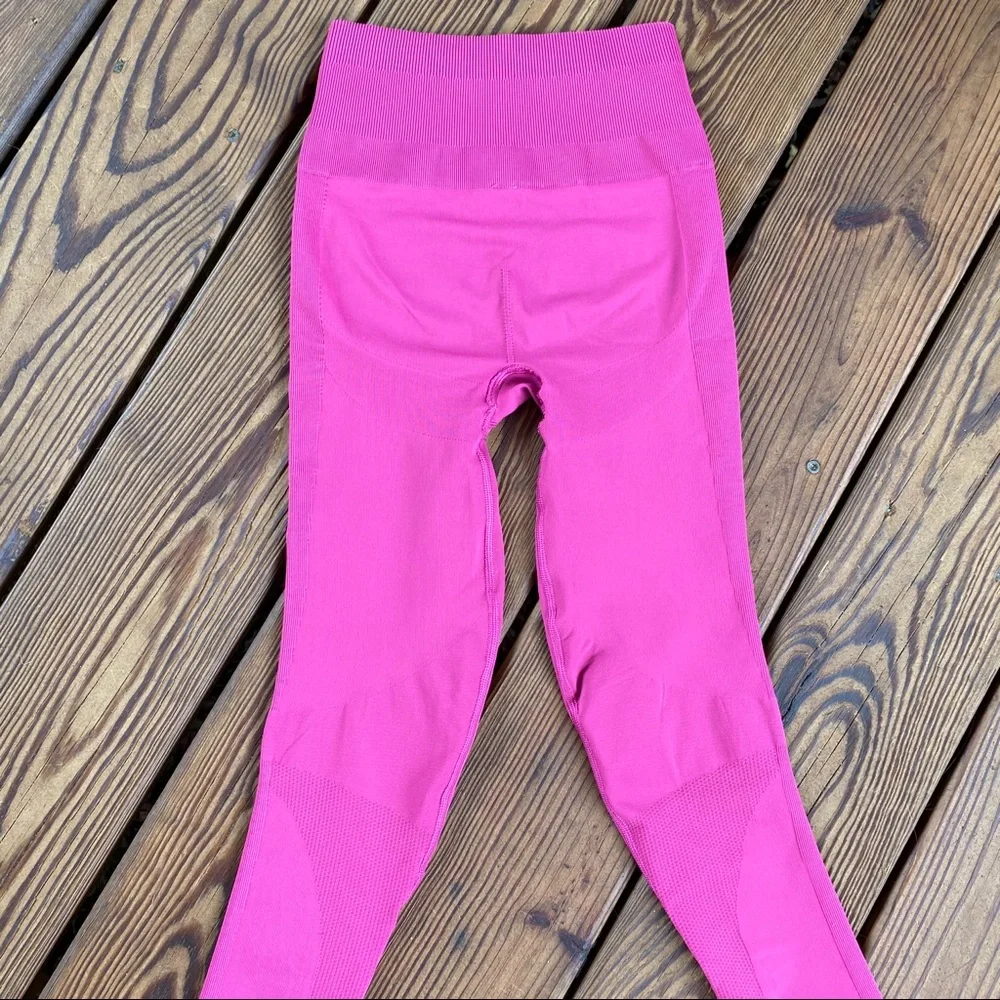 Lululemon Zone In Tight Raspberry 2 XS - Picture 8 of 11